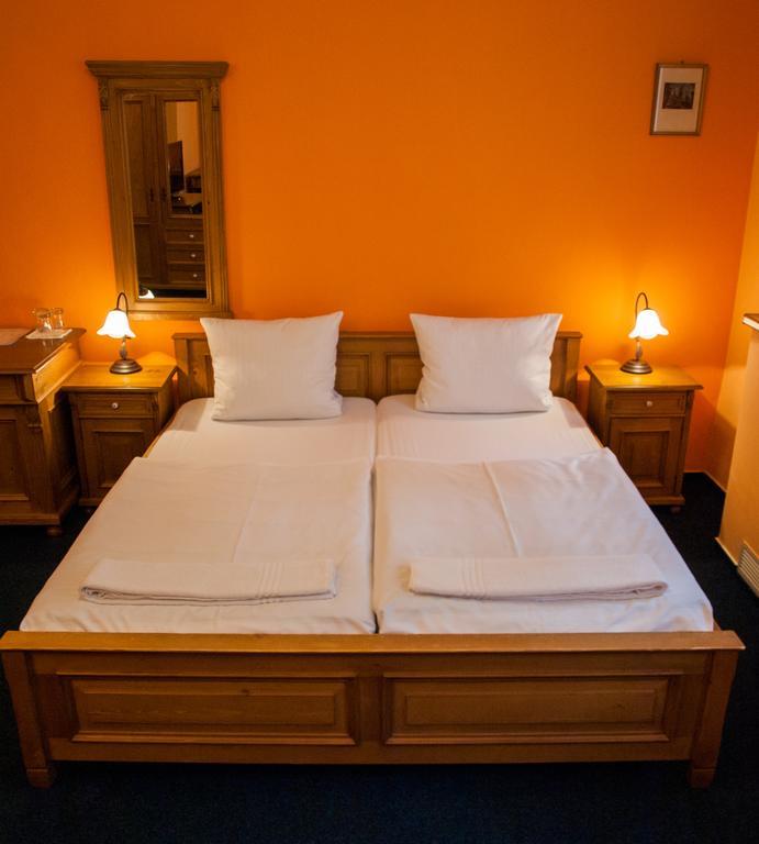 Hotel A Restaurace U Hrncire Kutná Hora Rum bild