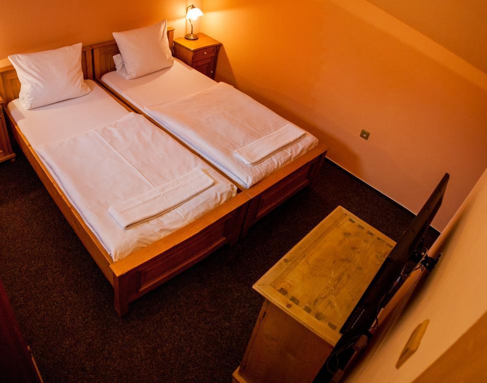 Hotel A Restaurace U Hrncire Kutná Hora Rum bild