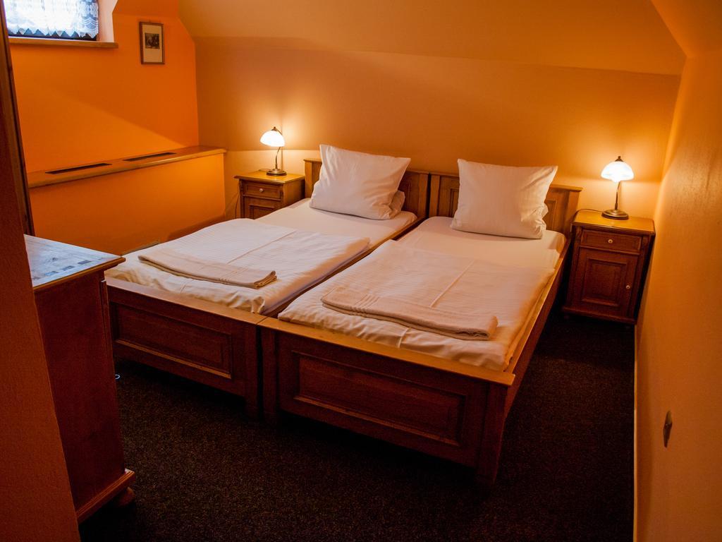 Hotel A Restaurace U Hrncire Kutná Hora Rum bild